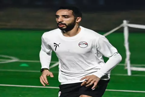 بعد إصابته مع منتخب مصر.. مصدر ليلا كورة: ننتظر موافقة اللجنة المنظمة لاستبدال كريم فؤاد